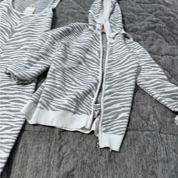 Michael Kors Gray and White Knit dress and hoodie set ! - Picture 2 of 5